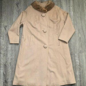Vintage 60s Beige Large Buttons Fur Collar Mid-Length Winter Dressy Swing Coat